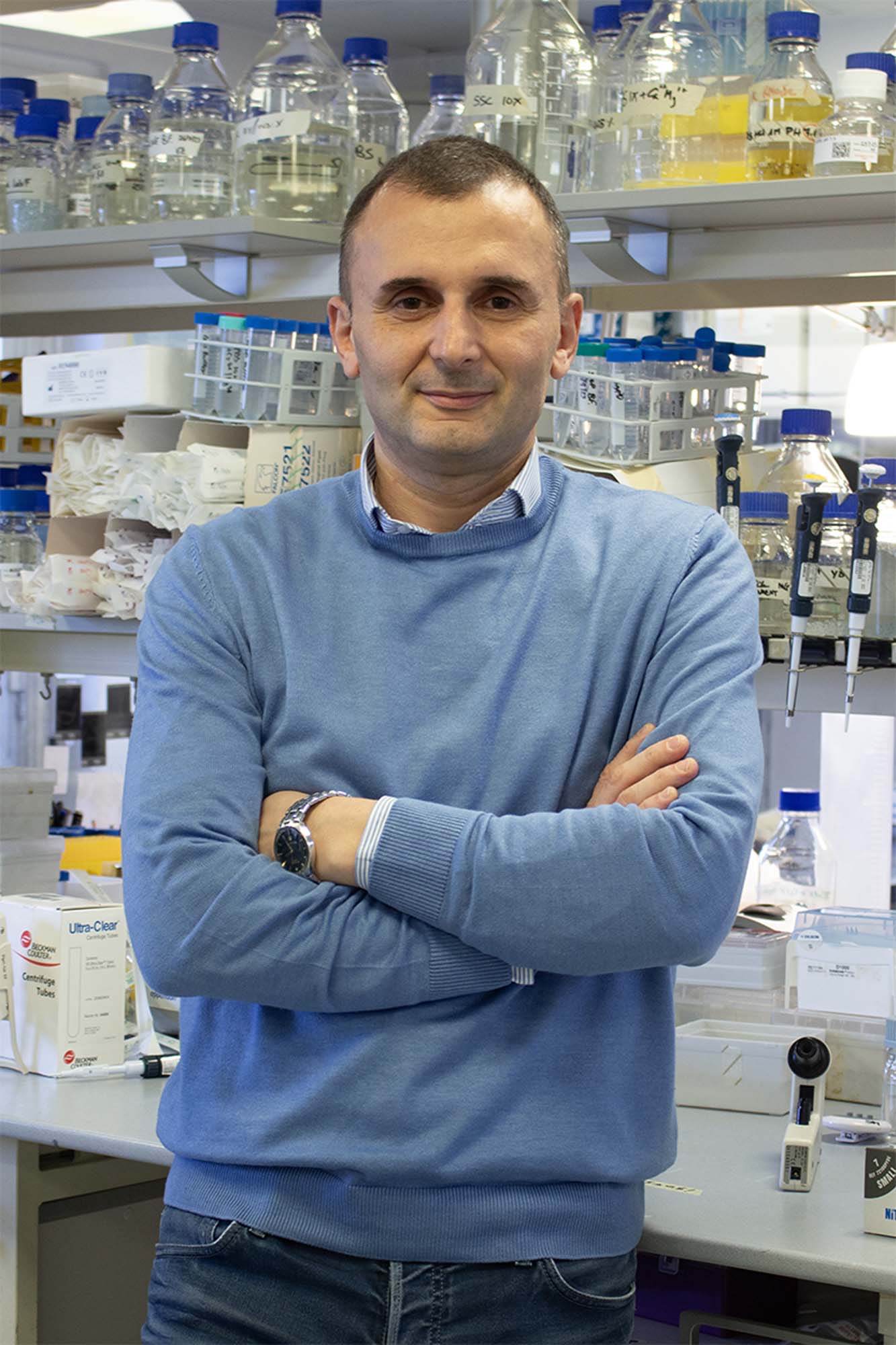 Ylli Doksani in the lab