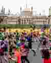 Brighton Marathon runners passing The Royal Pavilion